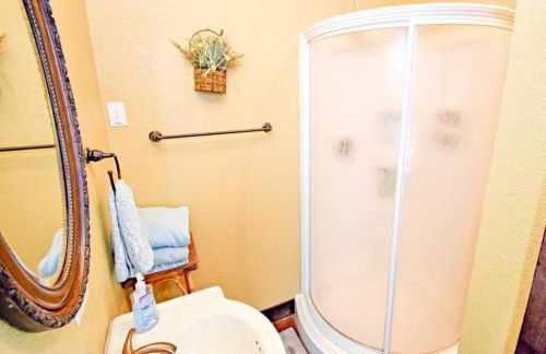 RUSTIC BLUEBONNET CABIN With VIEW BY HIDDEN FALL PARK - Foto 48