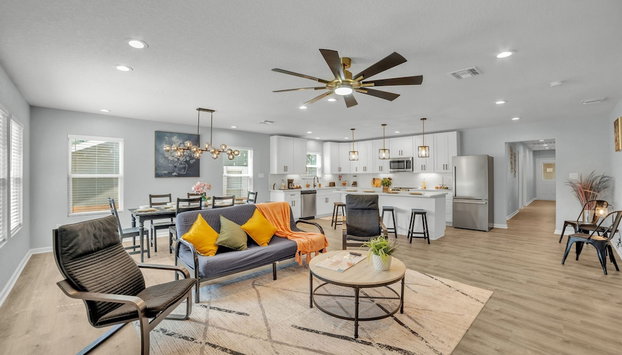 Spacious Homey 4BR 3BA w Amenities Near Downtown - Foto 5, Habitación