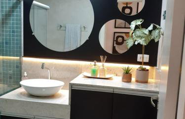 FLAT ENCANTADOR A UM PASSO DA PRAIA - Foto 9