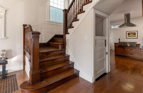 Deluxe 6 Bedroom 3 Min to Downtown w 2-car Driveway - Foto 16