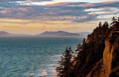 Oceanfront Family Retreat - Foto 29