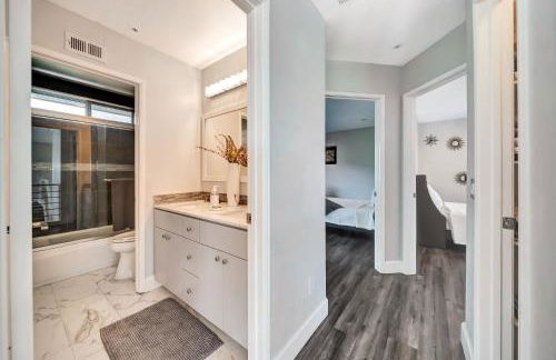 Stunning Hilltop 5BR With View And Hot Tub! - Foto 57