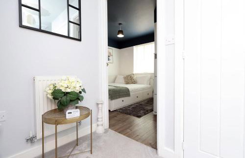 Contractor 4 Bed 3 Bath House Near Airport Parking Barry Island with Parking - Foto 39