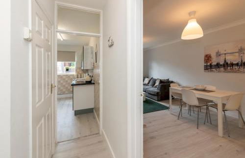 2BDR Peaceful Ground Floor Apartment Free Parking - Pass the Keys - Foto 22