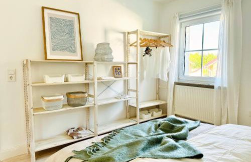 Stilvolles Haus mit Naturgarten & Weitblick - für Familien & Freunde - Foto 8