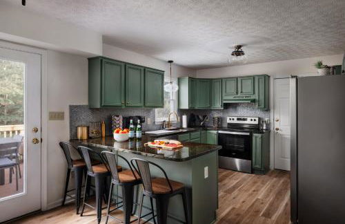 Epic Family Stay - 40' Putting Green, Theater, Hot Tub, Sauna - Foto 23