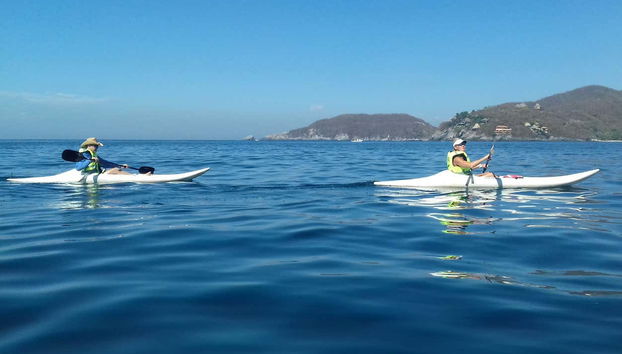 Tour de caiaque pela baía de Zihuatanejo
