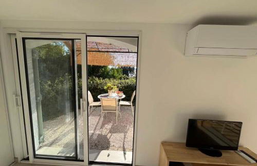 Sea View Studio with Large Terrace 5-Min Walk to the Beach - Foto 11