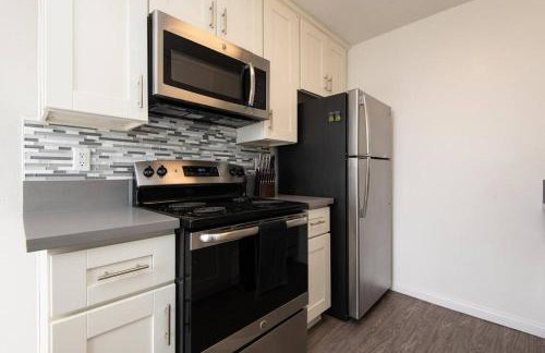 Skyline Palms 1-Bedroom with Roof-Top Pool - Foto 25