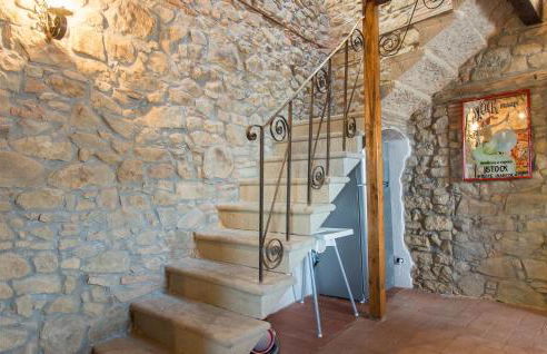 3 Bedroom Amazing Apartment In Benabbio - Foto 12