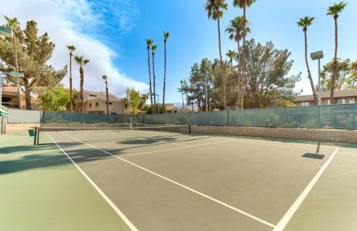 Golf, Hike and Relax Cathedral City Condo - Foto 29