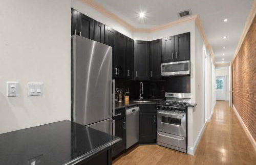 Stylish East Side Escape Steps from Fun - Foto 7