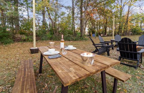 Game Room and Huge Yard with Fire Pit Yard Games and BBQ Near UE and Downtown - Foto 56