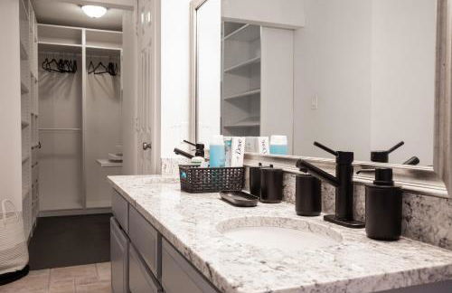 Sophisticated Minimalist Modern Home w/pool and spa - Foto 18