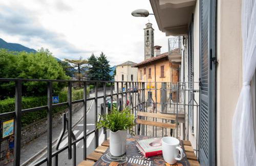 GuestHost - Lake Como Studio with Balcony & Parking! - Foto 3