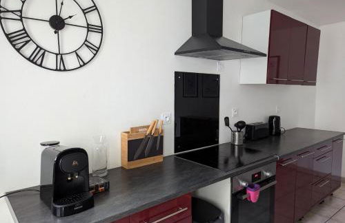 Appartement spacieux 2 chambres 100m2 centre petite ville - Photo 9