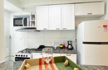 Aconchego proximo Praia e Aeroporto com ar by Apê - Foto 24