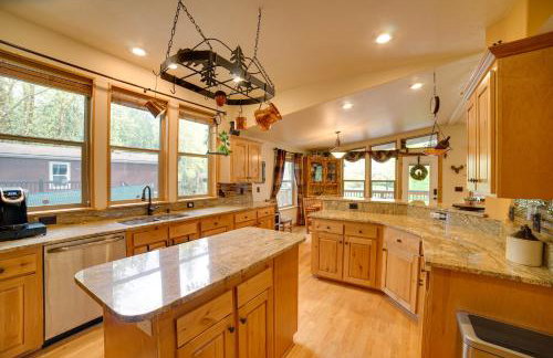 'Moose Lodge' Cabin w/ Entertainment Gazebo! - Foto 10