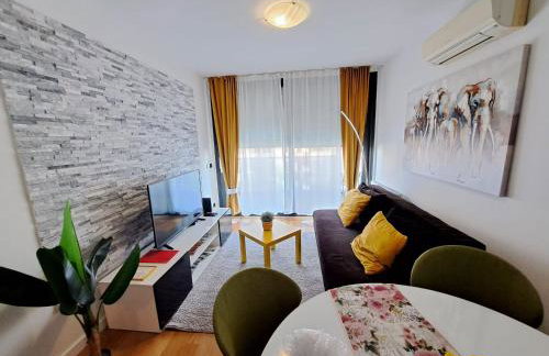 Nova Galerija Studio Ema i Apartman Anita- parking in garage - Foto 17