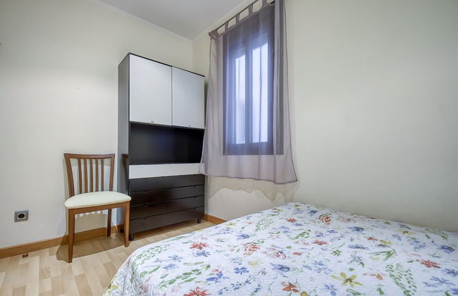 Apartment With View in Roses - Photo 2