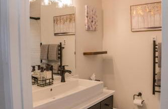 Luxe Bavarian Retreat - in Town with Hot Tub - Foto 26