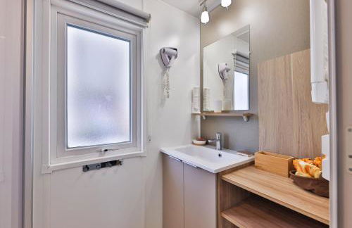 Grand Mobil Home 6 personnes climatisé avec 3 chambres et 2 salles de bains à Munster en Alsace - Foto 16