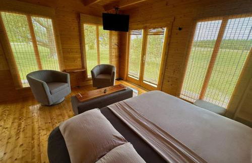 Tranquil Modern Farm Cabin - Foto 16