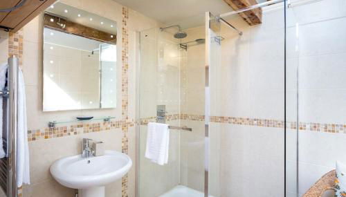 Clematis cottage - Photo 4, towels, Shower