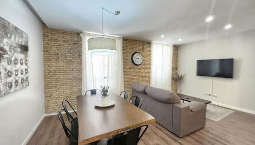 New! Designer apartment in center with fast Wi-fi - Photo 5