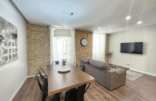 New! Designer apartment in center with fast Wi-fi - Photo 5