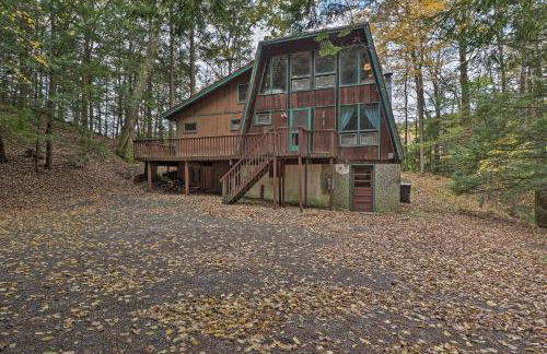 Lakefront Berkshires Retreat with Deck, Dock and Boat! - Foto 23