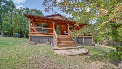Clayton Cabin with Wraparound Deck Steps to Lake! - Foto 3