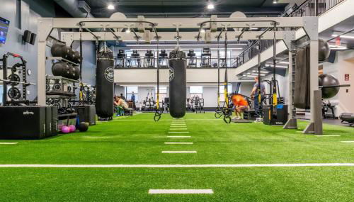 Luxury Downtown Apt with Parking, Gym, and Lap Pool - Foto 2