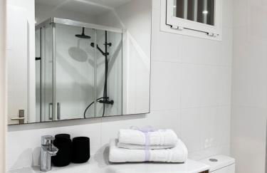 Céntrico, reformado, frente a playa de Alicante y piscina - Photo 12