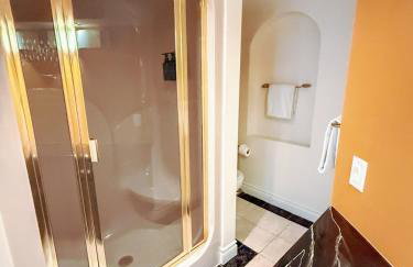 Crystal Palm Lakefront Luxury Home 6 Bed and 5 Bath - Foto 47