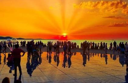 Newly built Villa MarVista with 4 bedrooms,infinity pool & stunning sea and mountain views - Photo 46