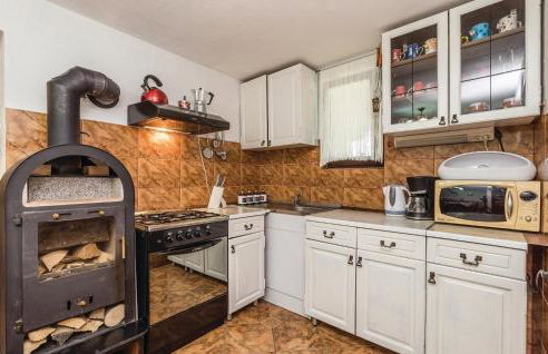 2 Bedroom Beautiful Home In Plaski - Photo 29