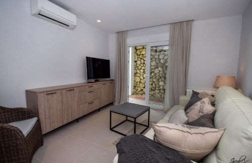 Exquisite and Modern villa near beach with Heated pool! - Foto 69