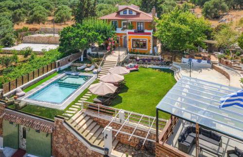 Villa Staras - With Private Heated Pool & Jacuzzi - Foto 2