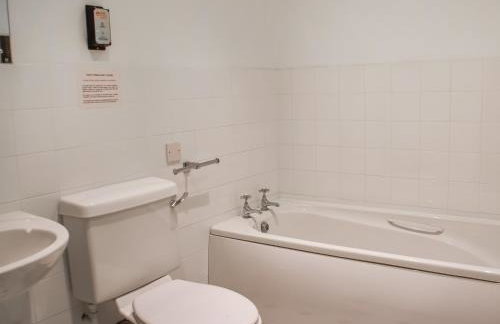 Riverside Retreat - Photo 17