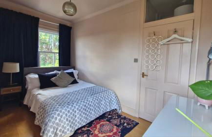 Charming Bright 2-Bed Heritage Flat, Battersea Park, London - Foto 8