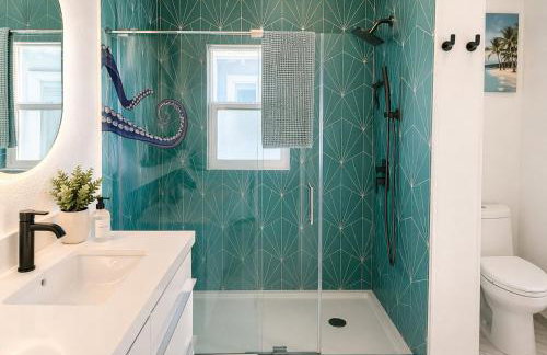 CasaViva Sky - Spacious 3BR with City Views, Firepit & Backyard - Walk to Hillcrest Dining, 5 Min to Zoo & Balboa Park - Foto 9