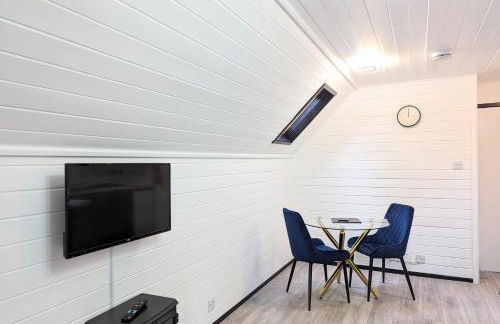 Danu 1A -Hot Tub-Perth-Pet Friendly-Luxury-Romantic - Photo 11