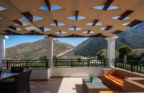 Real Dream Villas, Cretan Gems with SeaViews, By ThinkVilla - Photo 12