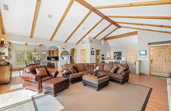 Sky Canyon Lodge by Avantstay Views + Hot Tub - Foto 11