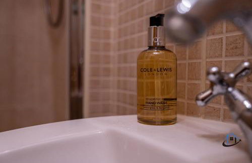 The Old Plough, mix of 1 bed and 3 bed units, rustic charm, super king bed or twins, en-suite, secure parking - Foto 25