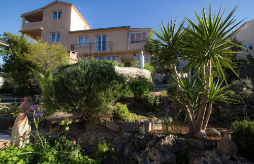 Apartments-Estate under the Paintbrush - Photo 49