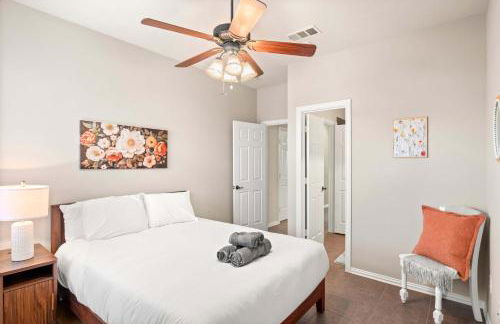 Spacious 4BR 3BA with Yard Mins to LakeLewisville - Foto 23