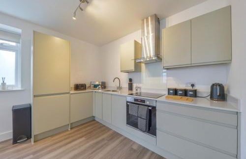 Luxury One Bedroom Apartment St Albans By Central Stays Short Lets & Serviced Accommodation With Free Parking - Photo 8
