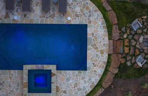 Luxe Lake Martin Home Pool Hot Tub Boat Dock - Foto 46